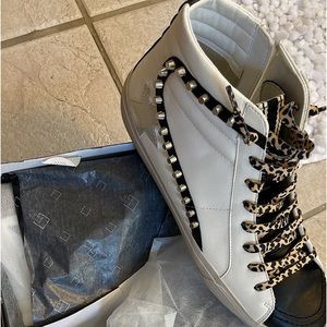 Shu shop size 11 unable to wear due to a hip injury. Pics don’t do justice.